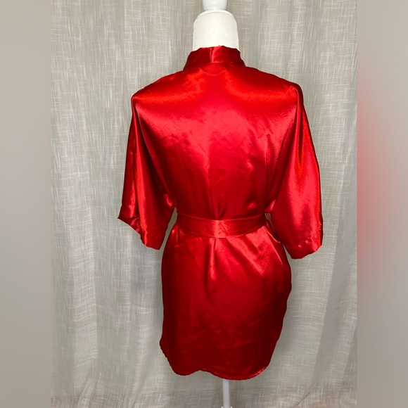 FREDERICK'S OF HOLLYWOOD RED SATIN SILK ROBE - Picture 4 of 12